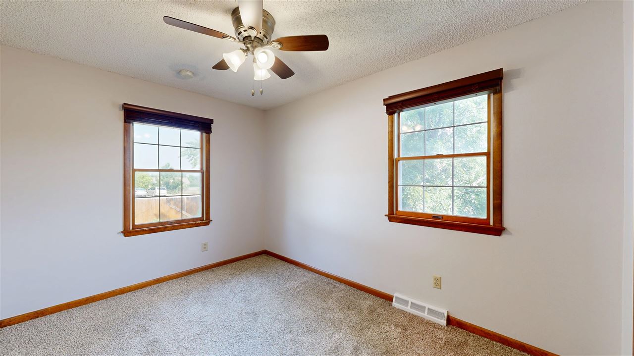 825 Emerald Street Iowa City IA 52246