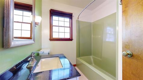 825 Emerald Street Iowa City IA 52246