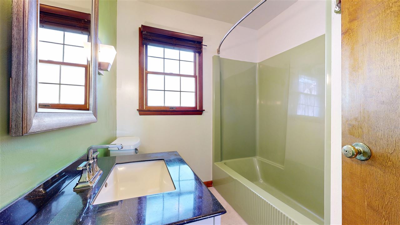 825 Emerald Street Iowa City IA 52246