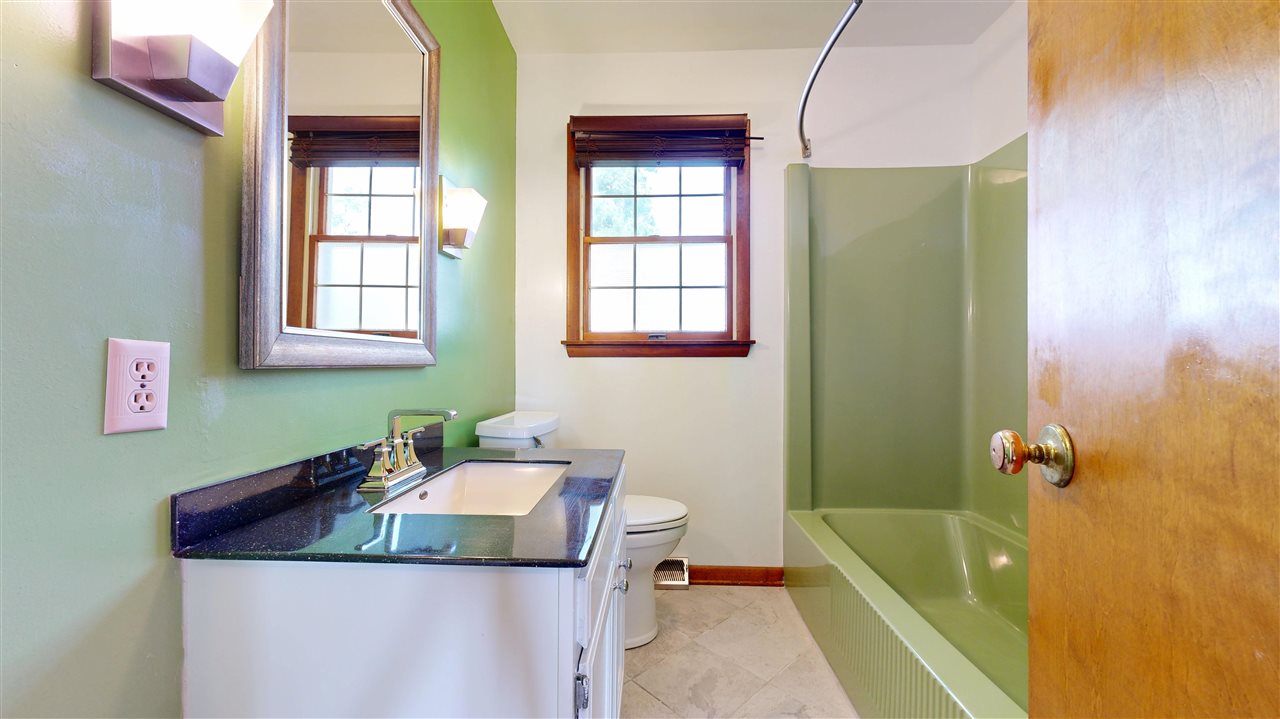 825 Emerald Street Iowa City IA 52246