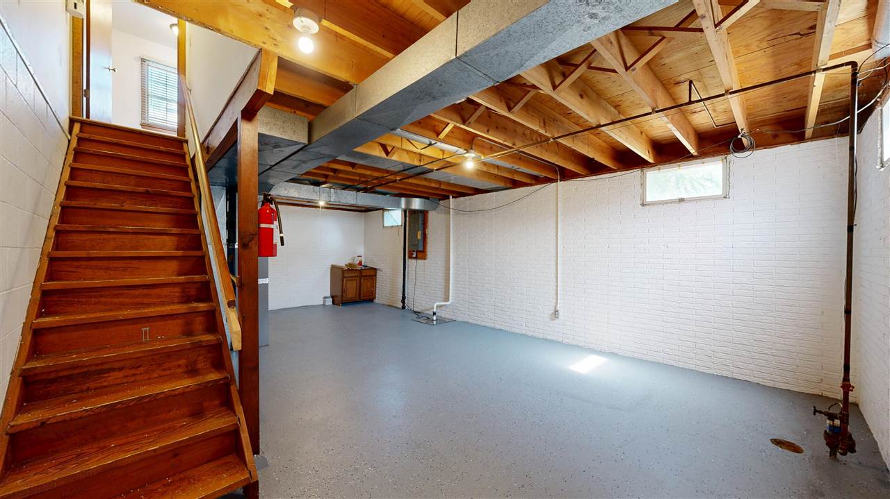 825 Emerald Street Iowa City IA 52246