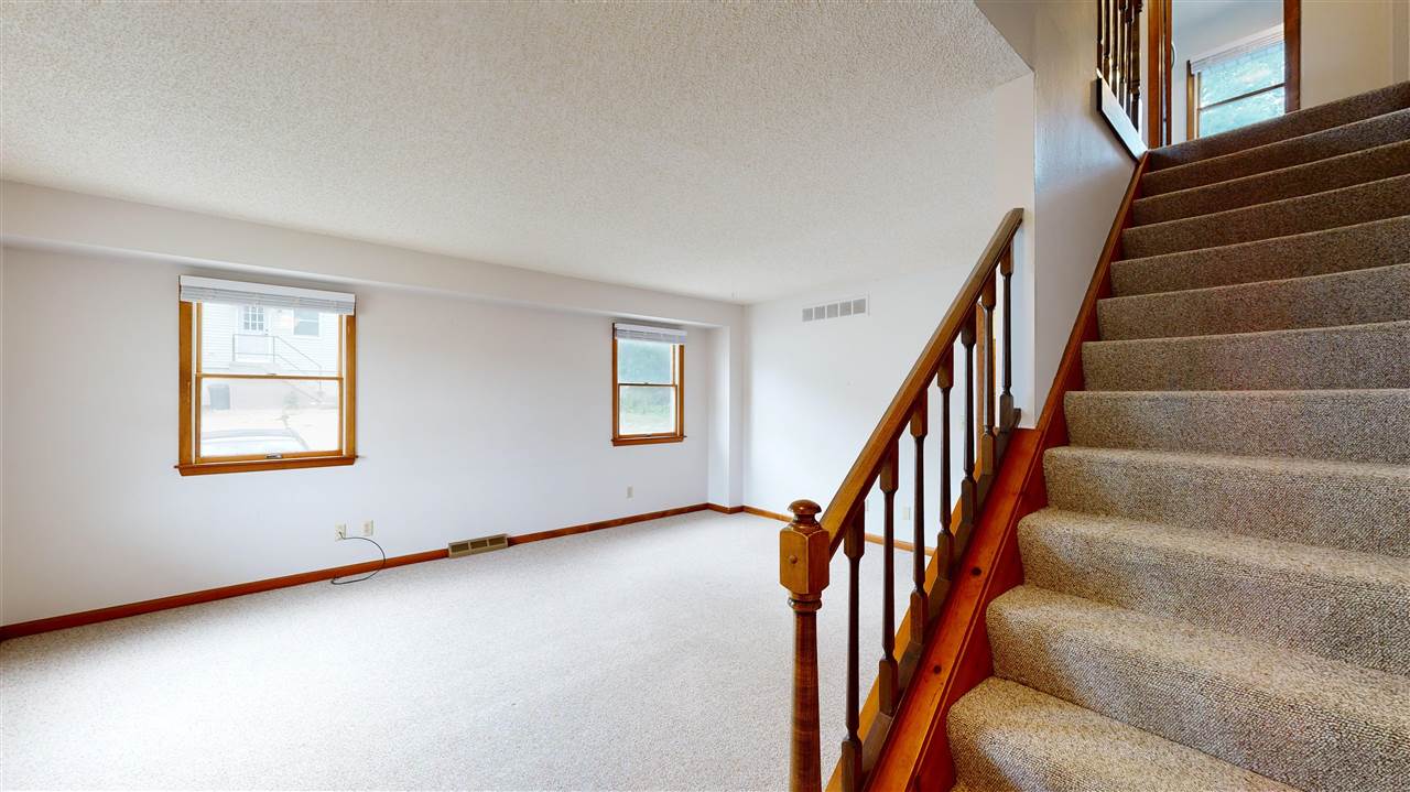 825 Emerald Street Iowa City IA 52246