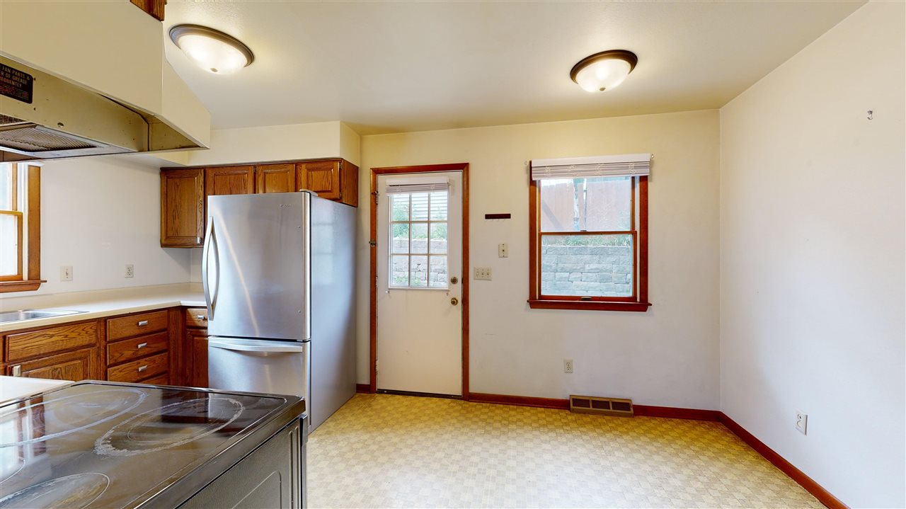 825 Emerald Street Iowa City IA 52246