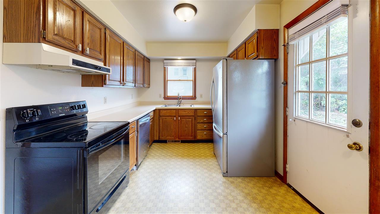 825 Emerald Street Iowa City IA 52246