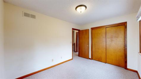 825 Emerald Street Iowa City IA 52246