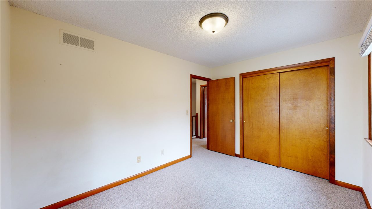 825 Emerald Street Iowa City IA 52246