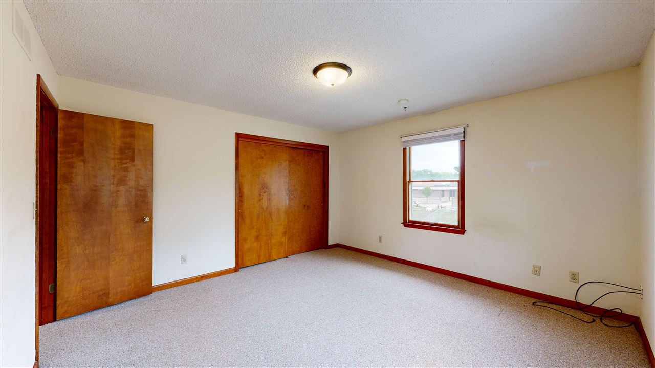 825 Emerald Street Iowa City IA 52246