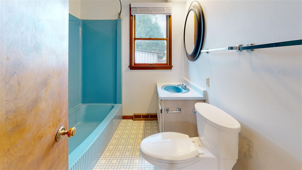 825 Emerald Street Iowa City IA 52246