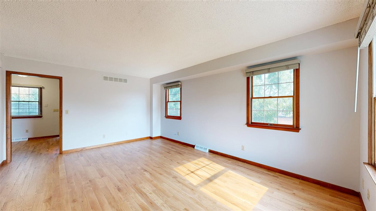 825 Emerald Street Iowa City IA 52246