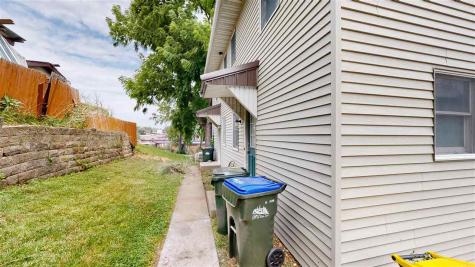 825 Emerald Street Iowa City IA 52246