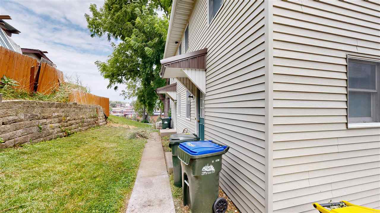 825 Emerald Street Iowa City IA 52246