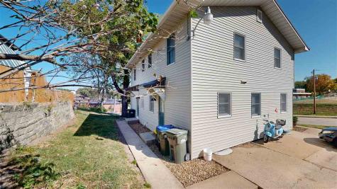 825 Emerald Street Iowa City IA 52246