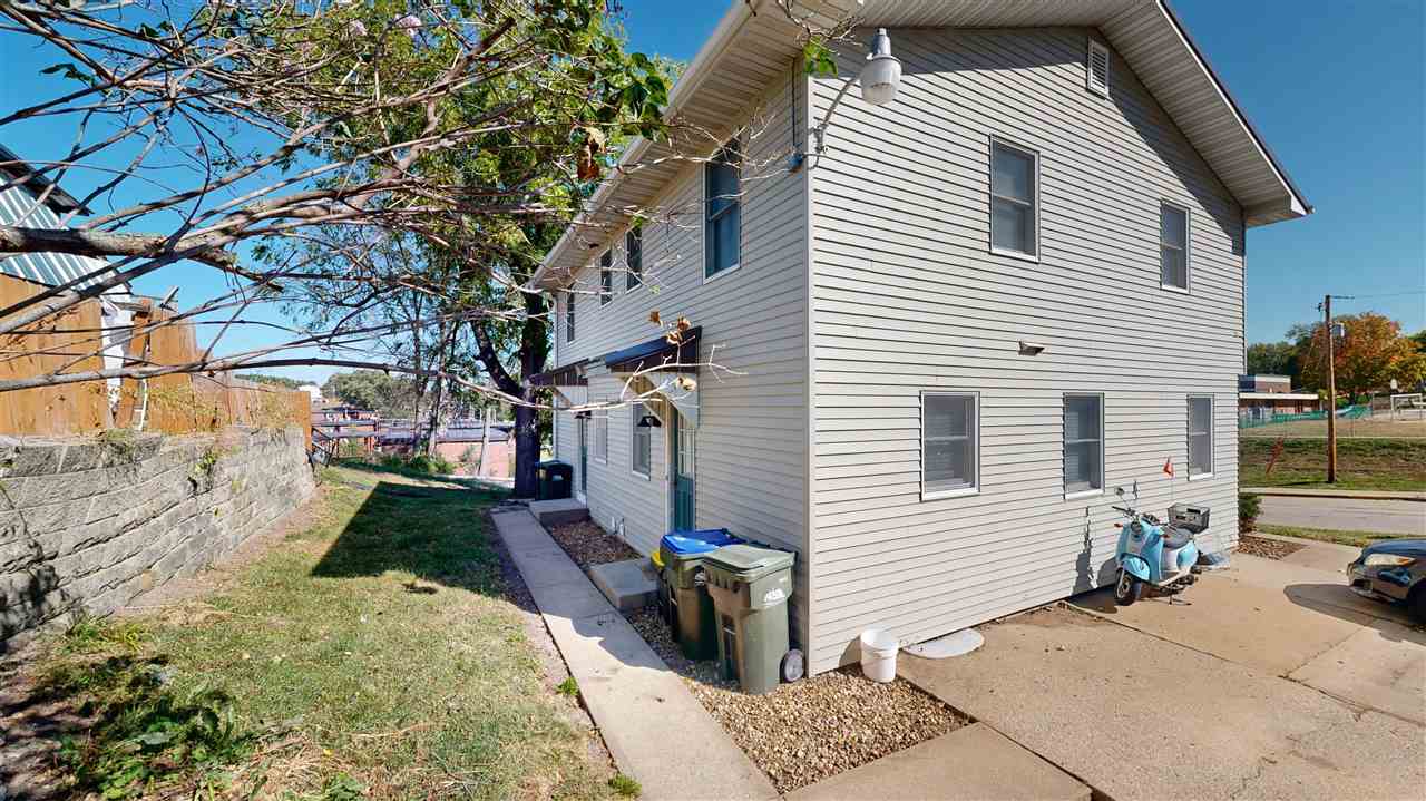 825 Emerald Street Iowa City IA 52246