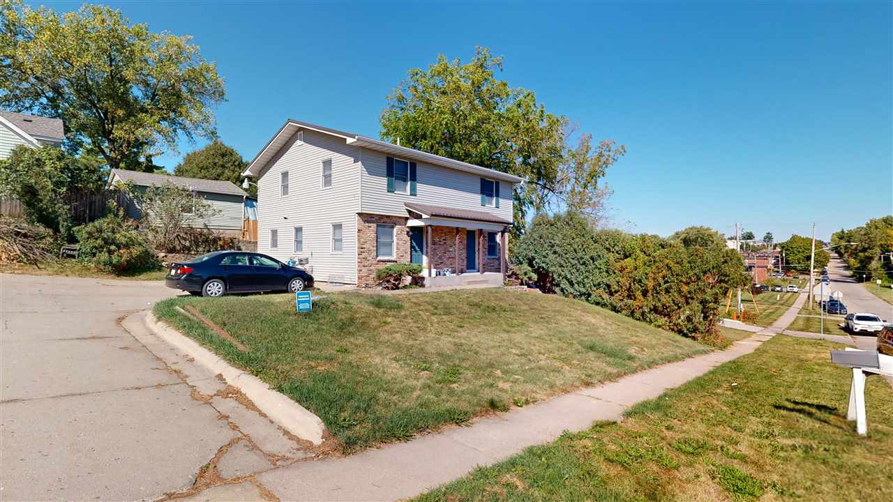 825 Emerald Street Iowa City IA 52246