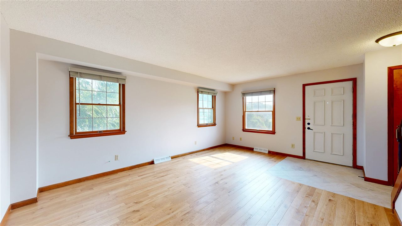 825 Emerald Street Iowa City IA 52246