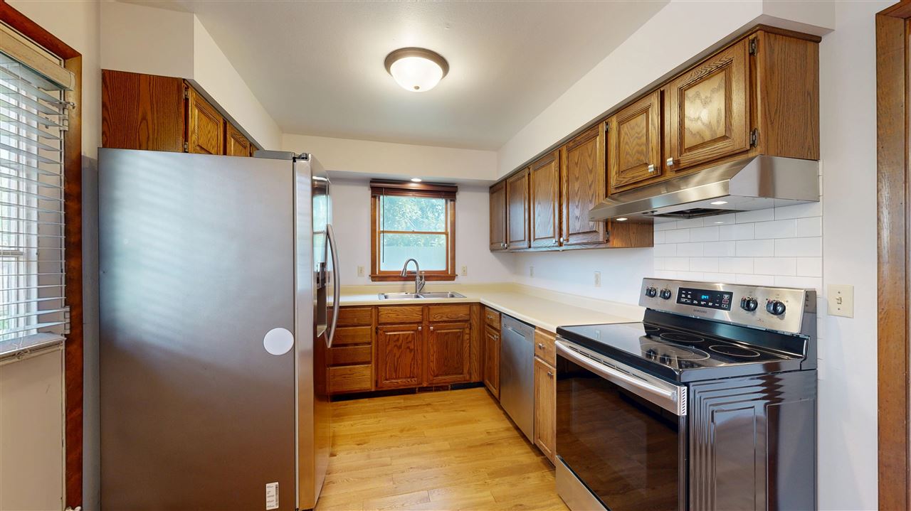 825 Emerald Street Iowa City IA 52246