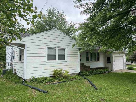 1707 Wilson Iowa City IA 52240