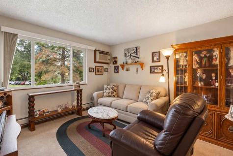 356 S Maple Street West Branch IA 52358