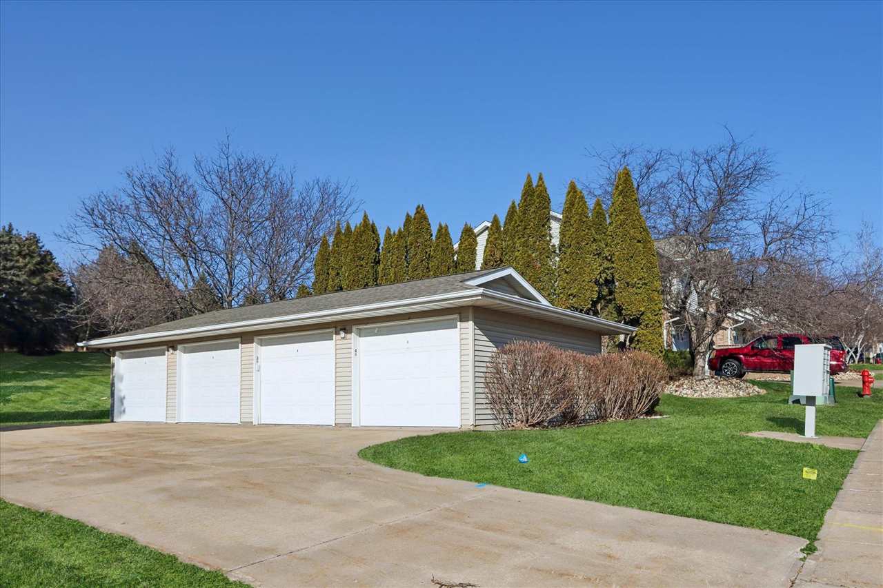 2510 Cascade Lane Iowa City IA 52246