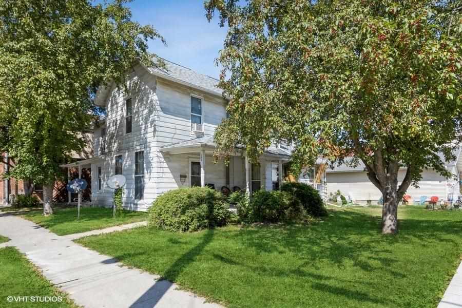 106-108 S Avenue B Washington IA 52353