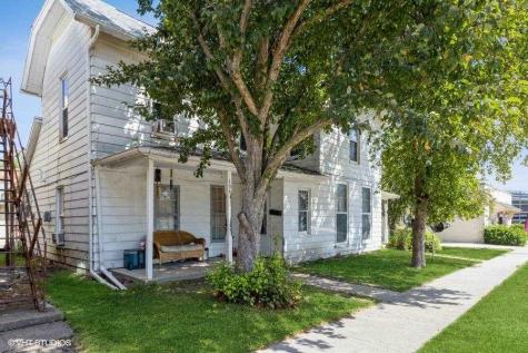106-108 S Avenue B Washington IA 52353