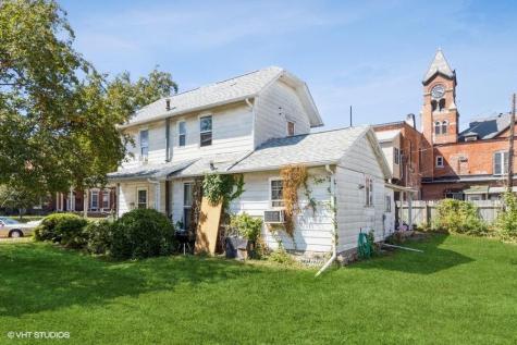106-108 S Avenue B Washington IA 52353