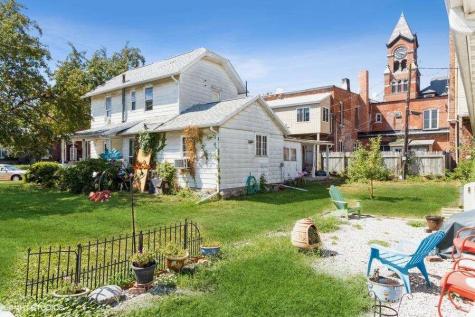 106-108 S Avenue B Washington IA 52353