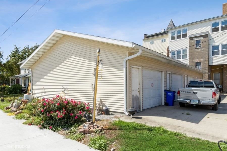 106-108 S Avenue B Washington IA 52353