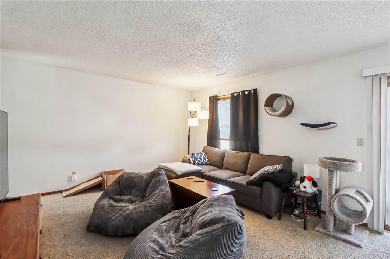403 Westwinds Dr # 461 Iowa City IA 52246
