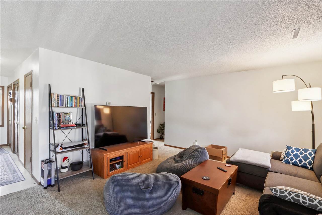 403 Westwinds Dr # 461 Iowa City IA 52246
