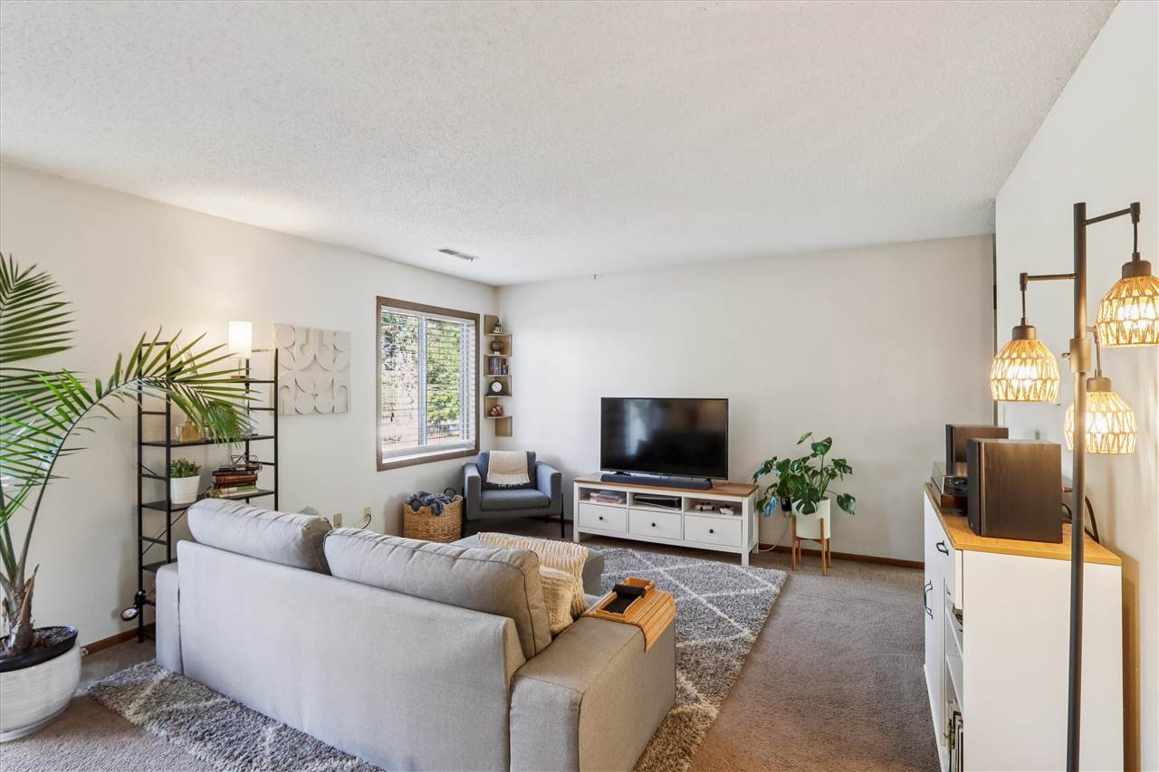 403 Westwinds Dr # 461 Iowa City IA 52246