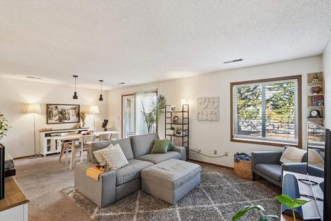 403 Westwinds Dr # 461 Iowa City IA 52246
