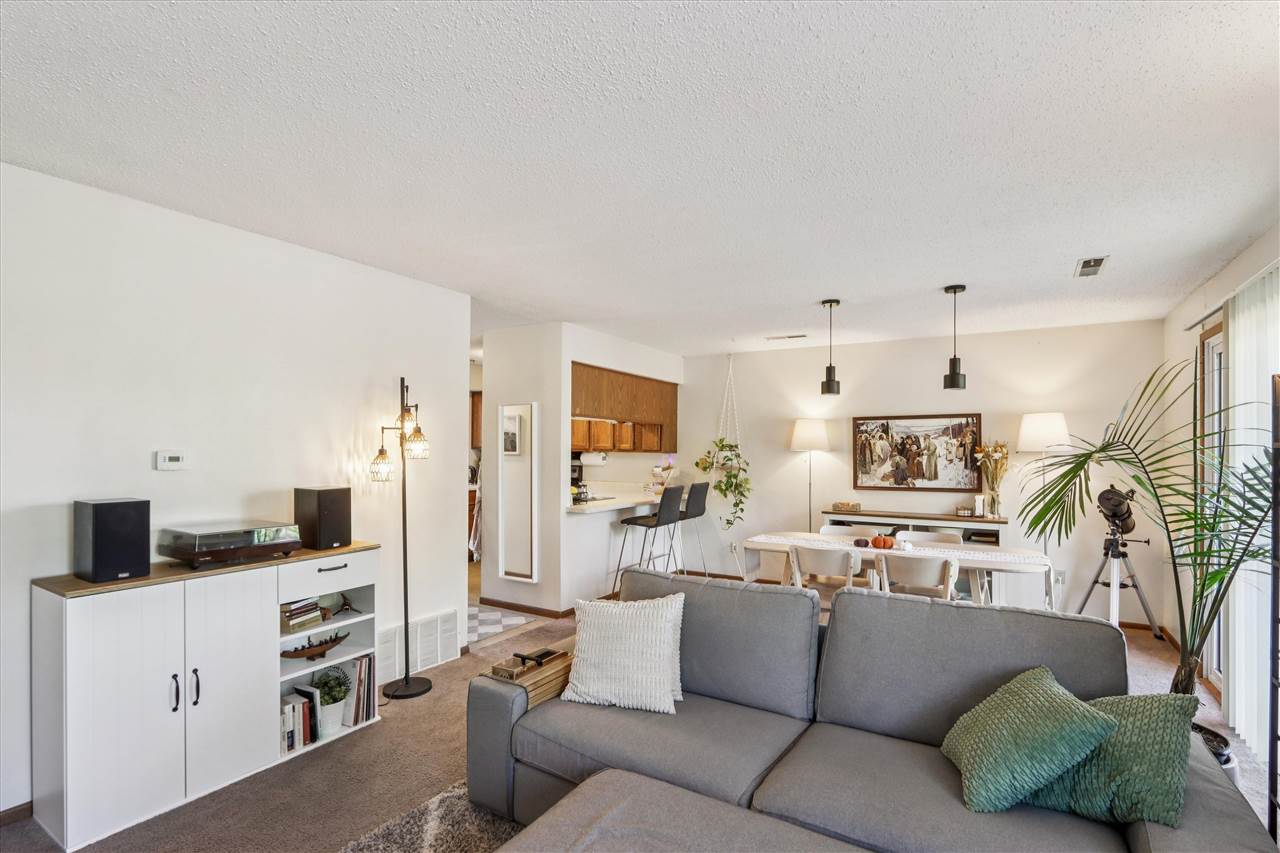 403 Westwinds Dr # 461 Iowa City IA 52246