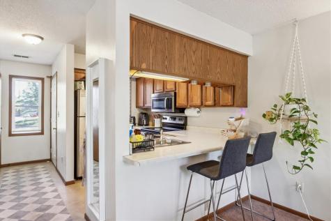 403 Westwinds Dr # 461 Iowa City IA 52246