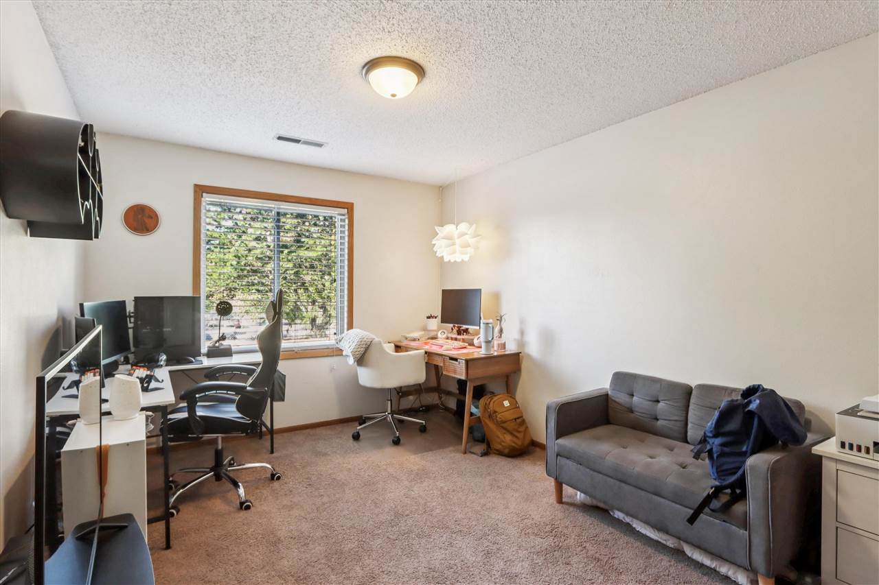 403 Westwinds Dr # 461 Iowa City IA 52246