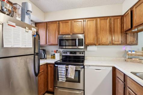 403 Westwinds Dr # 461 Iowa City IA 52246