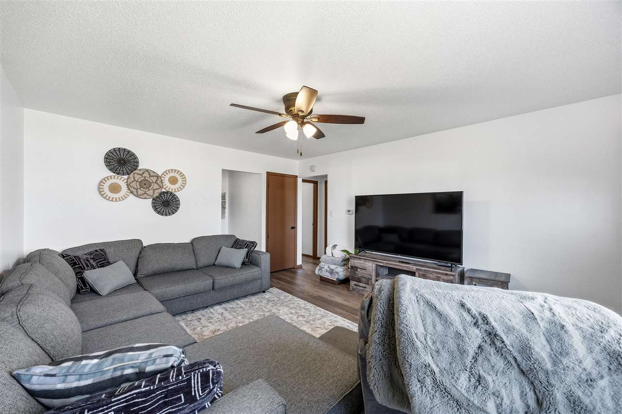 410/412 9th Avenue Clarence IA 52216
