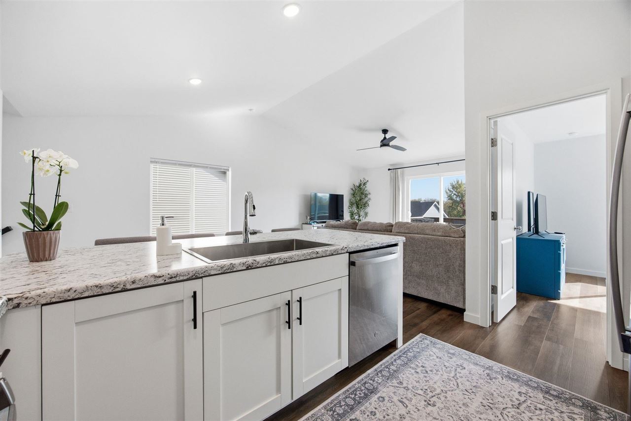 866 Nye Way Coralville IA 52241
