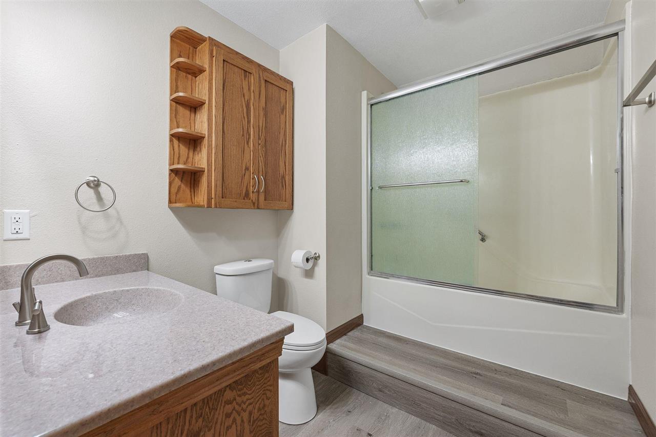 8 Wrexham Drive Iowa City IA 52246