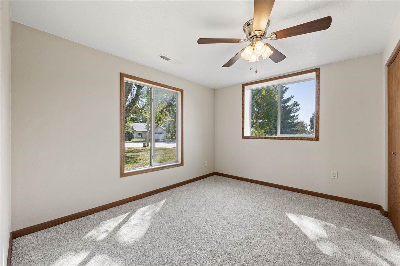 8 Wrexham Drive Iowa City IA 52246