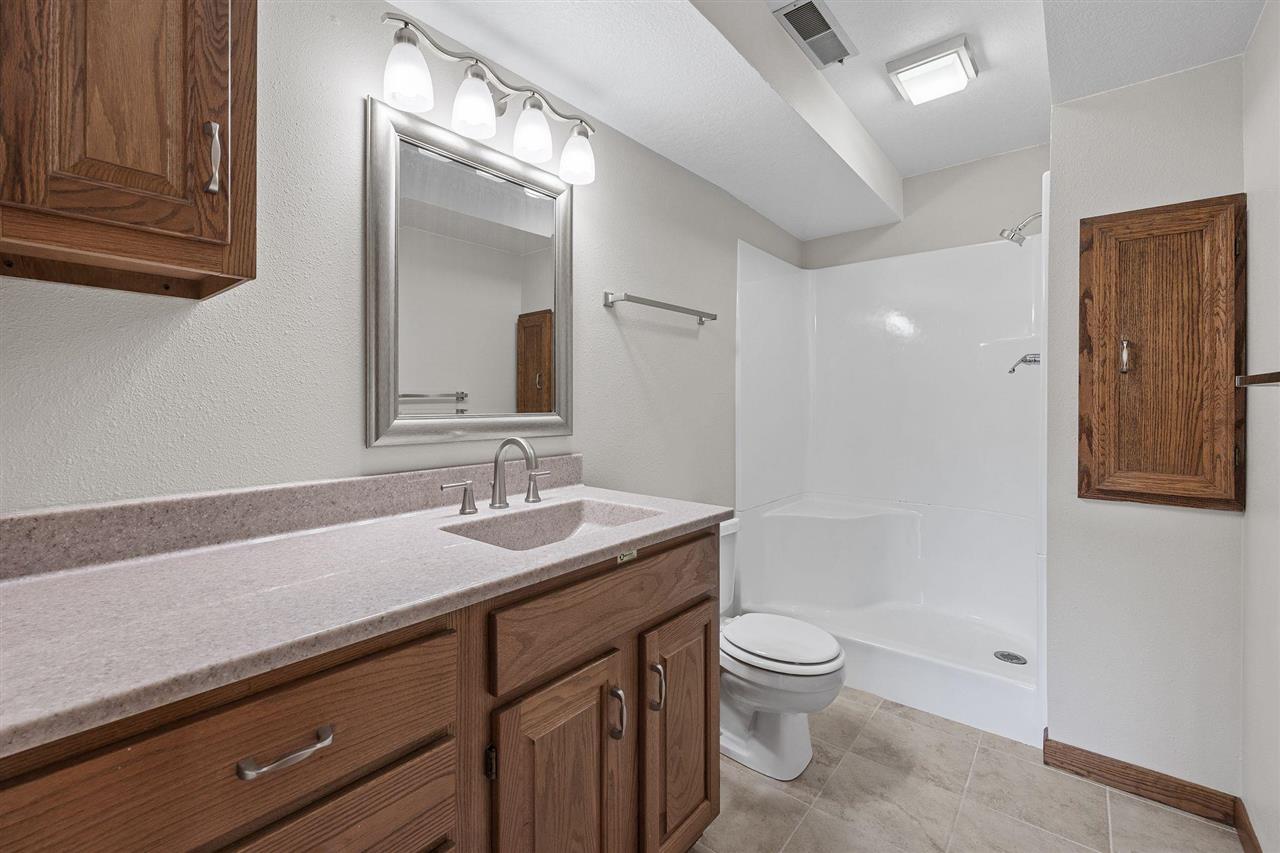 8 Wrexham Drive Iowa City IA 52246