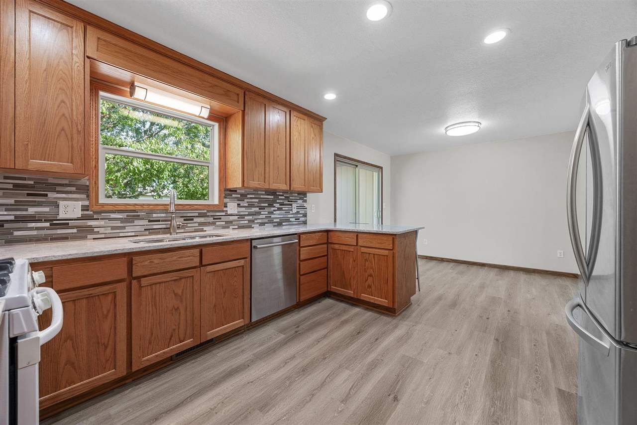 8 Wrexham Drive Iowa City IA 52246