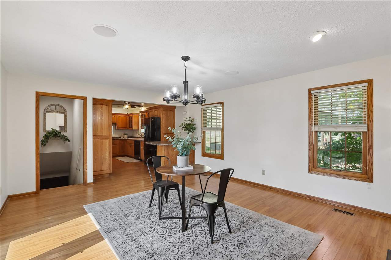 405 6th Street Victor IA 52347