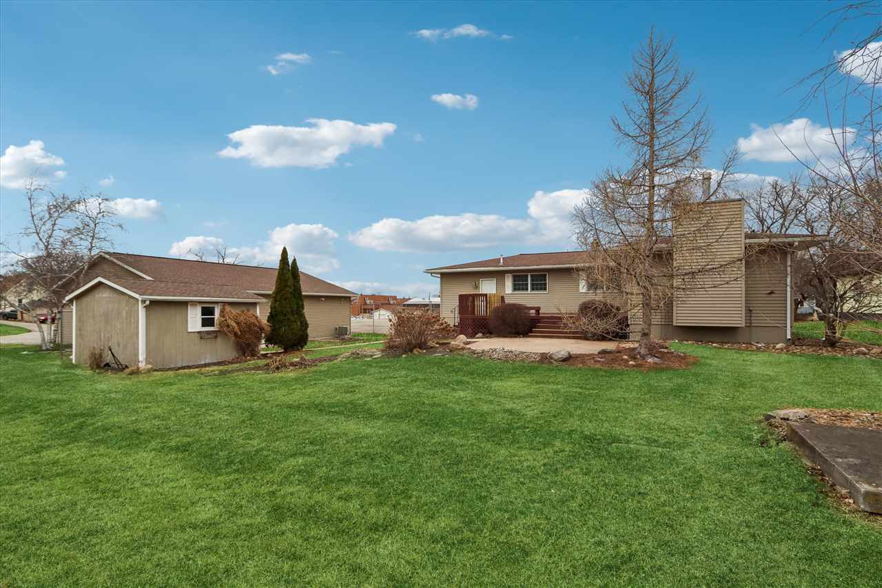 405 6th Street Victor IA 52347