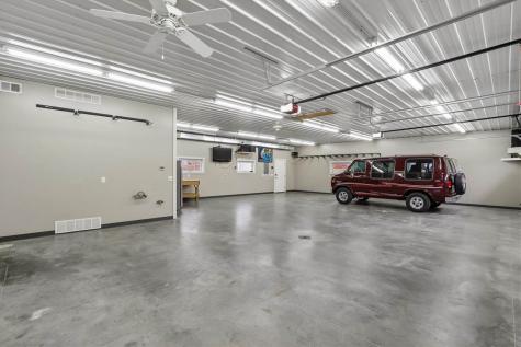 405 6th Street Victor IA 52347