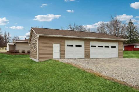 405 6TH Street Victor IA 52347