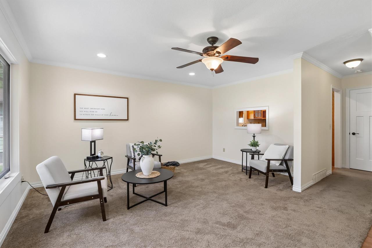 405 6th Street Victor IA 52347