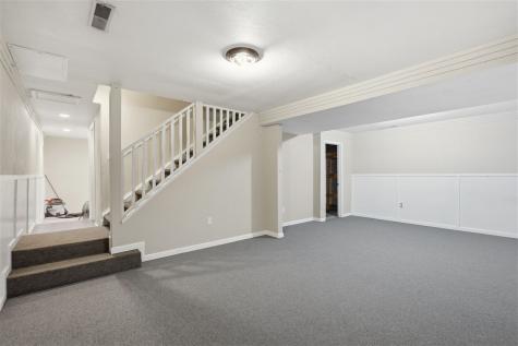 913 Maggard Street Iowa City IA 52240
