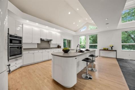 680 Highland Park Avenue Coralville IA 52241