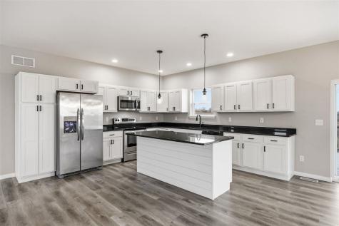 428 Galileo Drive Riverside IA 52327